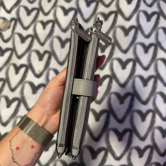 Michael Kors Jet Set Travel Large Double Zip Wristlet - Picture 3 of 5